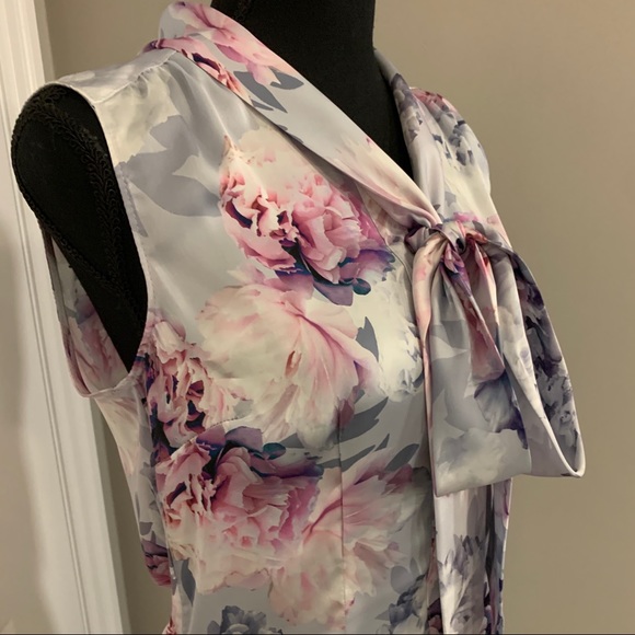 NWT Floral Printed Sleeveless Blouse - Picture 6 of 10